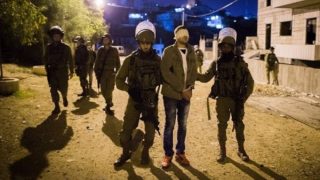 إعتقال شاب خلال اقتحام قوات الإحتلال لبلدة الزعيم شرق القدس
