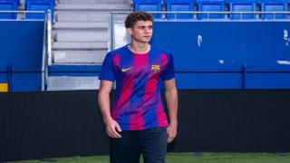 حمزة عبد الكريم يعود إلى مصر.. وبرشلونة يفكر في تهبيطه