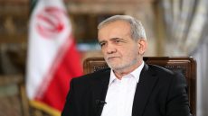 الرئيس الإيراني: اجتمعت مع المرشد مجتبى خامنئي لساعتين ونصف