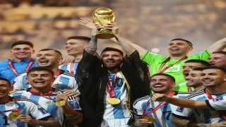 ميسي “أساسياً” أمام زامبيا: سكالوني يرمي بورقته الرابحة لتصحيح مسار “الأبطال” قبل مونديال 2026