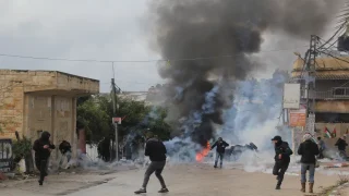 إصابة ثلاث أطفال واعتقالات خلال هجوم للمستوطنين