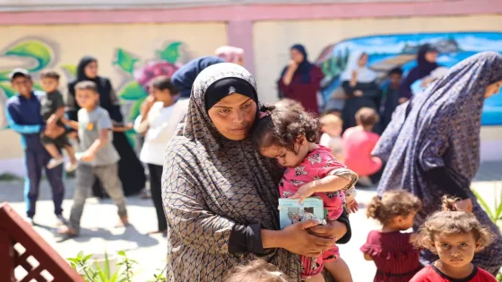 التخزين الخاطئ للمحروقات يتسبب في مصرع طفل وإصابة شقيقه جنوب شرق نابلس