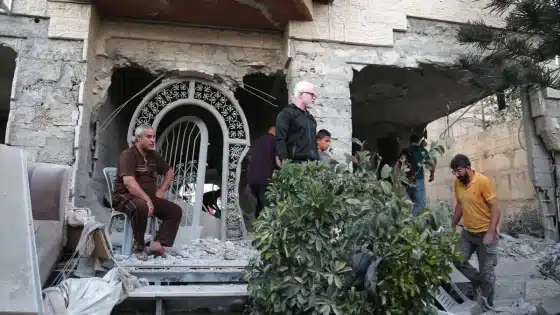 الاحتلال يجبر مواطنين على الإخلاء في دورا جنوب الخليل: تمهيدا لتفجير منزل أسير