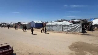 “آبار الموت”.. خطر الانهيارات والأوبئة يطارد نازحي غزة في المخيمات المكتظة