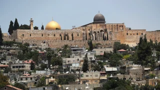 سلطات الاحتلال تخلي 11 منزلا في القدس
