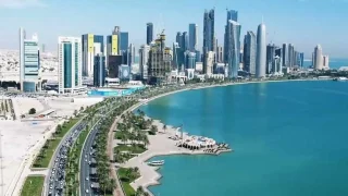 انفجارات قوية في الدوحة والمنامة