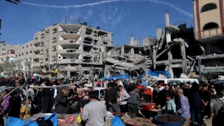 اقتصاد غزة: هندسة الحصار والتجويع تفاقم الأزمات المعيشية وتدمر مقومات البقاء