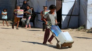استشهاد طفل في خان يونس و”أطباء بلا حدود” تحذر: الاحتلال يستخدم المياه سلاحاً للإبادة