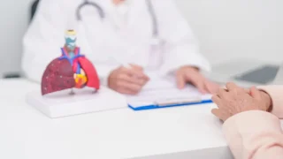 صدمة علمية: دراسة تبحث علاقة المبيدات الحشرية في الغذاء الصحي بارتفاع خطر سرطان الرئة لدى غير المدخنين