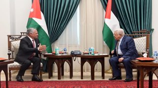 الرئيس عباس والملك عبد الله الثاني يبحثان في عمّان سبل حماية حل الدولتين ووقف العدوان