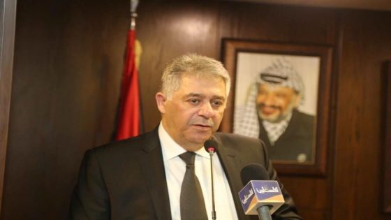 توقيف السفير الفلسطيني السابق أشرف دبور في مطار بيروت على خلفية قضايا فساد