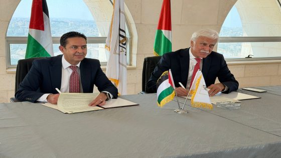 المكتبة الوطنية وجامعة فلسطين الأهلية توقعان مذكرة تفاهم لصون الذاكرة الوطنية وتعزيز البحث العلمي