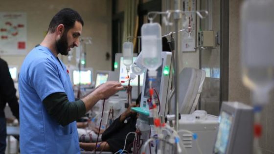 غزة في عتمة الحصار: أزمة الكهرباء تعصف بالقطاع الصحي وتدفع المشاريع الصغيرة نحو الانهيار