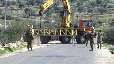 قوات الاحتلال تعتقل مواطنا وتنصب حاجزا عسكريا غرب بيت لحم