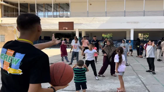 بين الركام وألعاب المشافي.. 216 طفلاً ضحايا الحرب في إيران ومبادرات لانتزاع “ابتسامة محاصرة”