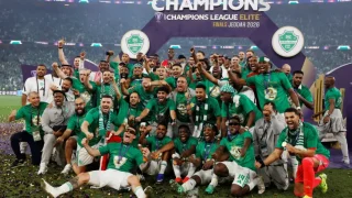 الأهلي السعودي يتربع على عرش آسيا ويحصد 12.5 مليون دولار عقب تتويجه بلقب “النخبة”