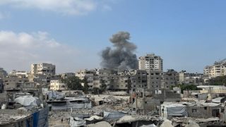 عاجل | 3 شهداء وإصابة خطيرة في قصف إسرائيلي استهدف محيط “بنك فلسطين” بغزة