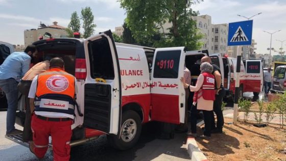 مجزرة داخل حرم تعليمي: شهيدان بينهم طالب وإصابات في هجوم وحشي للمستوطنين على مدرسة بقرية “المغير”