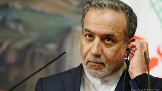 عراقجي يحذر: أي تسرب إشعاعي في بوشهر سينهي الحياة بعواصم الخليج لا طهران