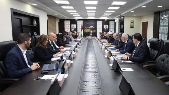 مجلس الوزراء يحذر من انهيار المنظومة الصحية بغزة ويؤكد السعي لتأمين رواتب الموظفين