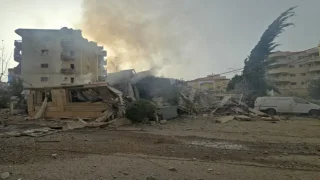 يوم دامٍ في لبنان.. غارات إسرائيلية تطال الضاحية وصور وحزب الله يستهدف “ميركافا”