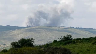 عاجل | 14 شهيداً في غارات إسرائيلية على الجنوب.. وحزب الله يستهدف طاقماً قيادياً في “الطيبة”