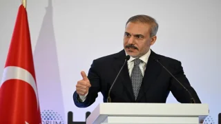 فيدان: نتنياهو يسعى لاختلاق “عدو جديد” وتصعيد إسرائيل في لبنان خرق للهدنة