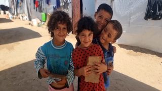 بين جباليا وخان يونس.. قصة 6 أشقاء أيتام يواجهون قسوة النزوح والفقْد