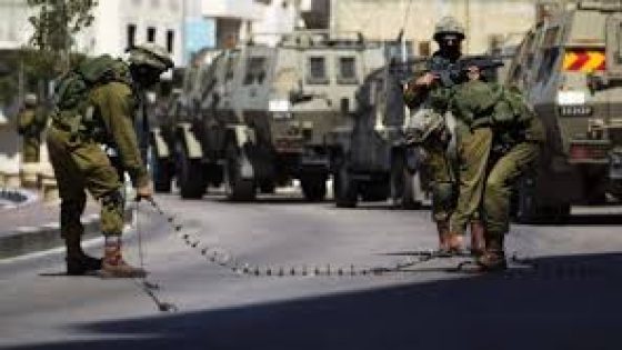 قوات الاحتلال تنصب حاجزا عسكريا غرب بيت لحم ويعتقل شابين من عقابا شمال طوباس