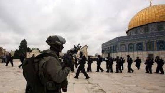 بحماية قوات الاحتلال 120 مستعمرا يقتحمون المسجد الأقصى كما و واقتحم دير غزالة شرق جنين ويفتش منازل