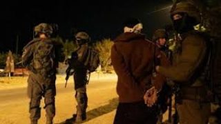 الاحتلال يعتقل مواطنين من نابلس و مستعمرون يحرقون مركبتين في يطا جنوب الخليل