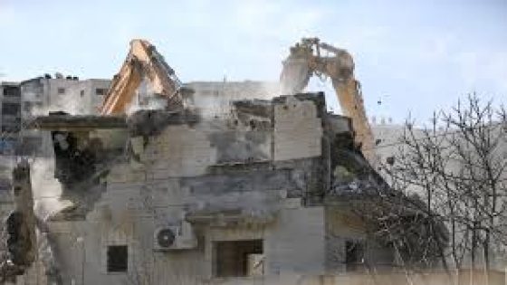 الاحتلال يُجبر مواطنا على هدم منزله في حي البستان ببلدة سلوان