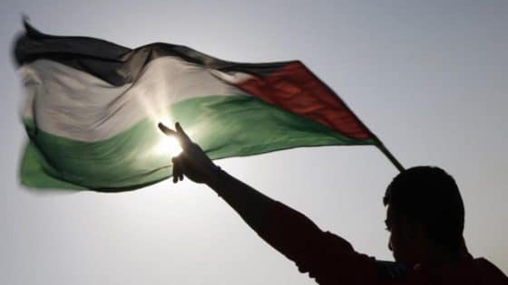 رفع علم دولة فلسطين في مسار الأعلام بفلوريدا الأوروغوانية