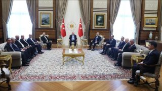 أردوغان يبحث مع وفد “حماس” وقف النار وملف القدس والأسرى