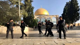 لليوم الـ35.. “جمعة خامسة بلا أقصى”: الاحتلال يكرس حصار القدس