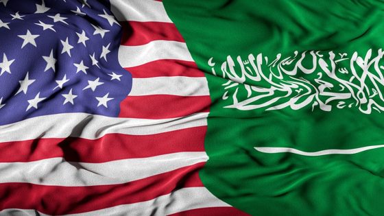 بلومبرغ: السعودية تضغط على واشنطن لرفع الحصار عن موانئ إيران خشية استهداف ممرات بديلة