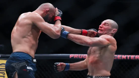 “سقوط الذئب”.. ستريكلاند يستعيد عرشه ويُلحق بشيماييف هزيمة تاريخية في “UFC 328”