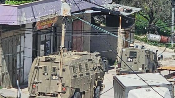 قوات الاحتلال تقتحم عاطوف وطمون وتصادر كاميرات المراقبة وسط تصاعد الاعتداءات