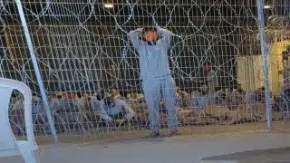 نتنياهو وساعر يأمران بمقاضاة “نيويورك تايمز” بتهمة التشهير بسبب تقرير عن “عنف جنسي”