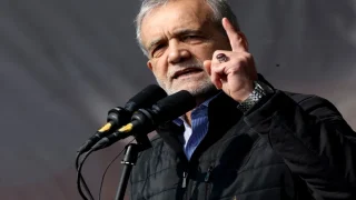 الرئيس الإيراني مسعود بزشكيان: لن نستسلم أمام أي جهة والطرفان يواجهان مشاكل في هذه الحرب