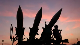 وزير الداخلية الباكستاني يزور طهران مجدداً والحرس الثوري يهدد بحرب تتجاوز حدود المنطقة