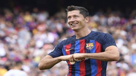 برشلونة يعلن رحيل مهاجمه ليفاندوفسكي