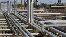 لتجاوز مضيق هرمز الامارات تخطط لإنشاء خط أنابيب نفط جديد