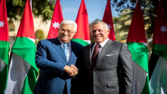 بعيد استقلال المملكة الرئيس محمود عباس يهنئ العاهل الأردني
