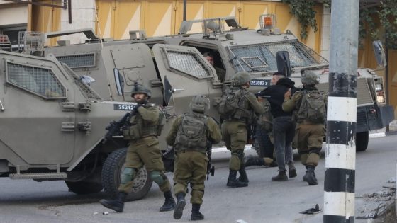 مستعمرون يحطمون صرح الشهيد سليمان الهذالين جنوب الخليل وقوات الاحتلال تقتحم مبني بلدية بيت عوا غرب الخليل