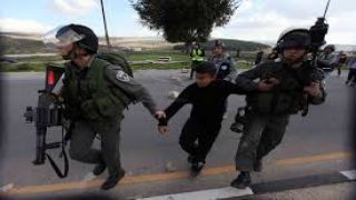 الاحتلال يعتقل فتى خلال اقتحام قلقيلية ومستعمرون ينصبون مكعبات أسمنتية جنوب غرب أريحا