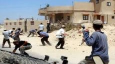 مستعمرون يقتحمون تجمع وادي الحيات غرب العوجا شمال أريحا ويعتدون على مواطنين ويخربون ممتلكاتهم في مناطق متفرقة بالخليل