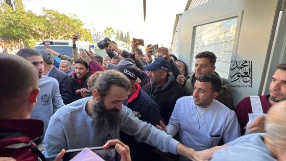 الاحتلال يفرج عن 15 معتقلا من غزة