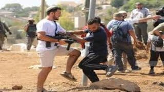 النيران تلتهم مسجدين شمال رام الله وجرائم المستوطنين تتواصل