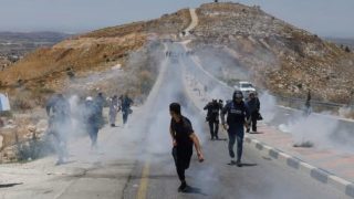 الغارديان تحذر من حرب إبادة صامتة في الضفة الغربية وسط تقاعس دولي وخنق اقتصادي ممنهج